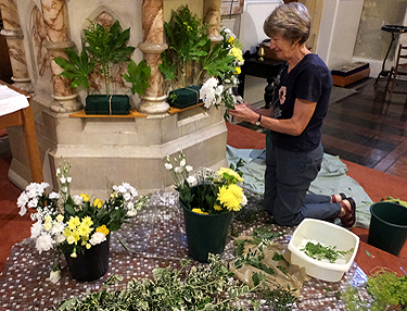 Arranging the flowers