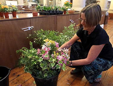 Arranging the flowers